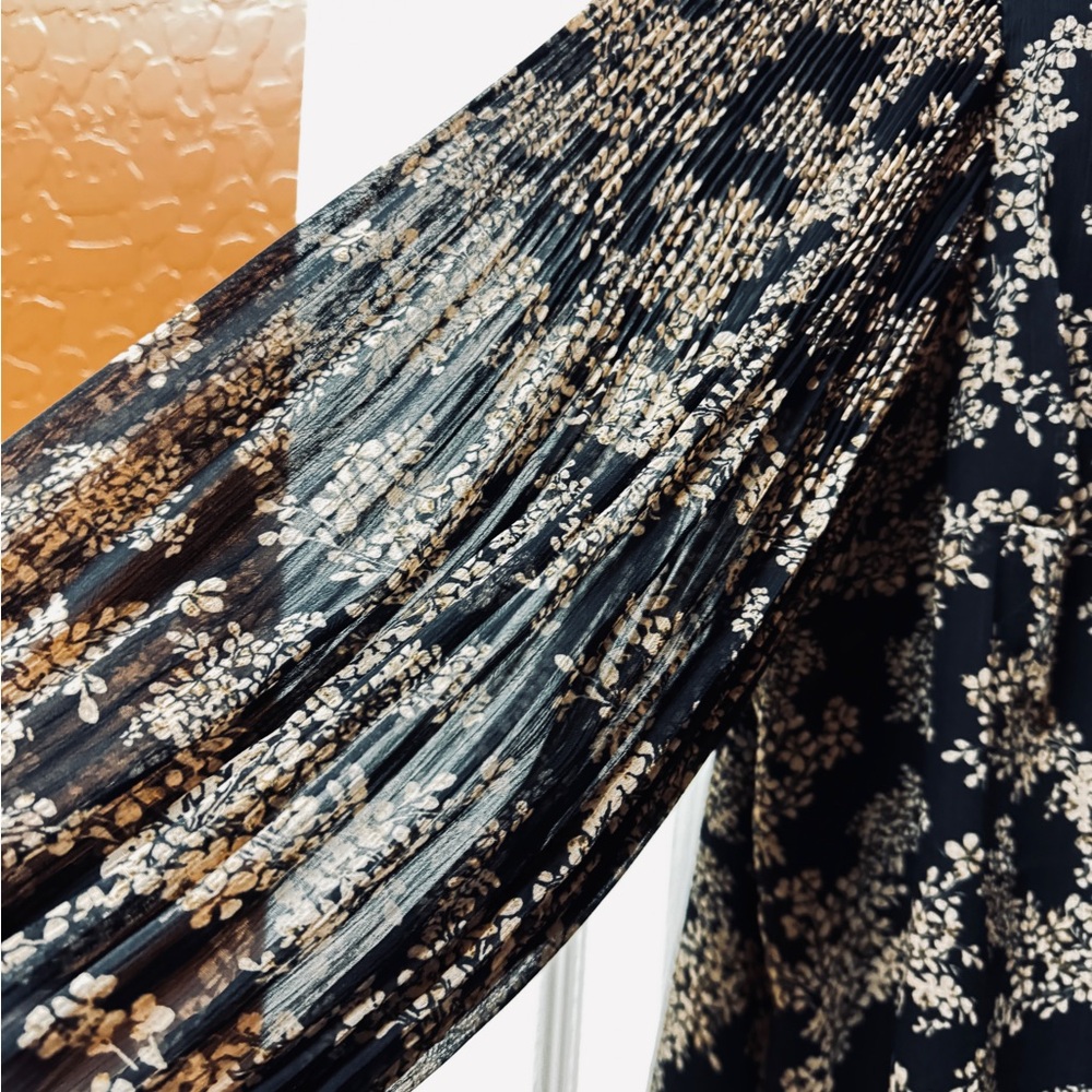 LC Lauren Conrad black floral semi-sheer blouse - Picture 7 of 14